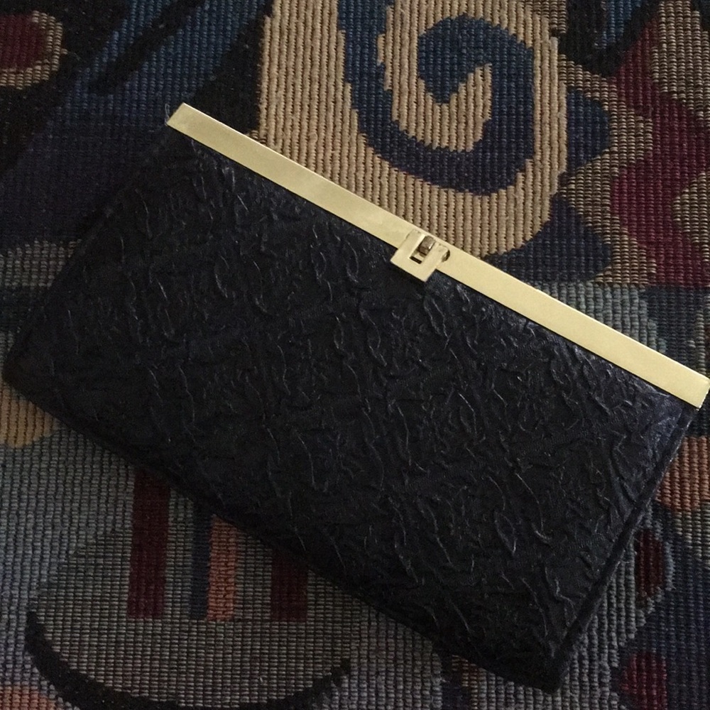 LBP! (Little black purse)